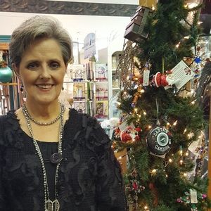 Meet your Posher, Julia